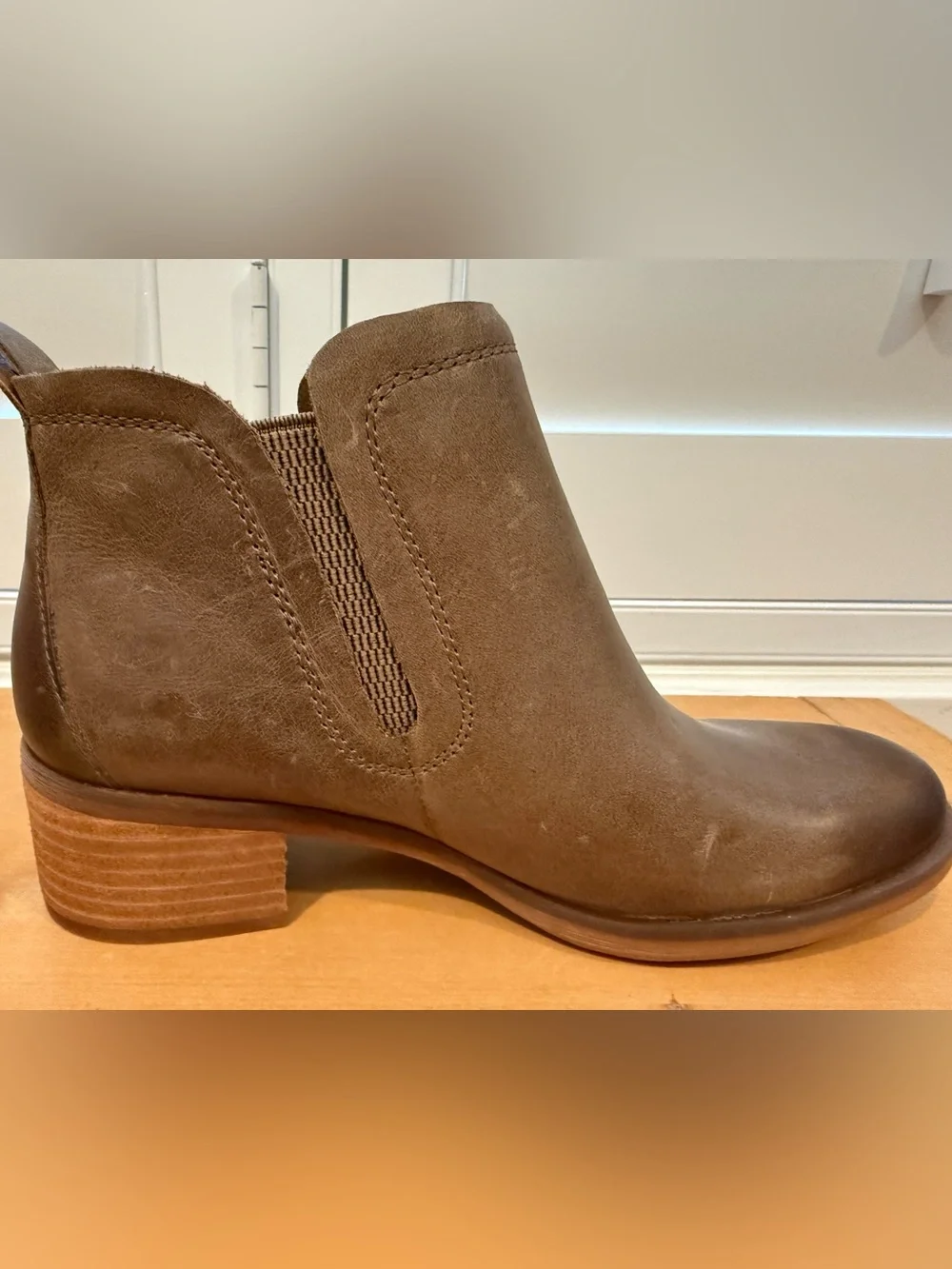 Korks Tea Stretch Khaki Brown Leather Ankle Booties size 6.5 NWOB
